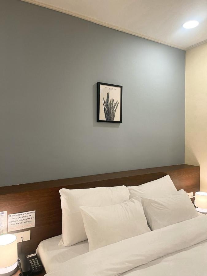 On Hotel Friendship Анхелес Экстерьер фото